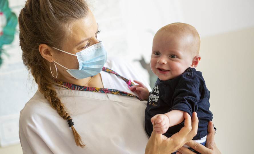 A l'occasion de Septembre en Or, mois dédié aux cancers de l'enfant, l'Institut Curie met en lumière les spécificités des cancers du nourrisson