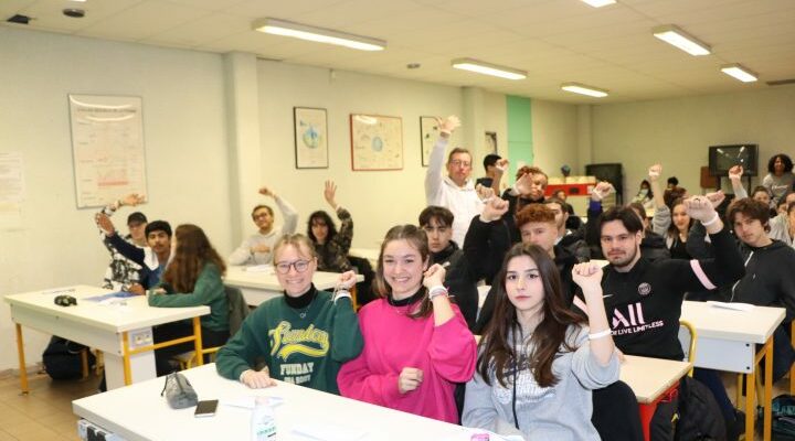Un bracelet pour sensibiliser nos lycéens aux perturbateurs endocriniens