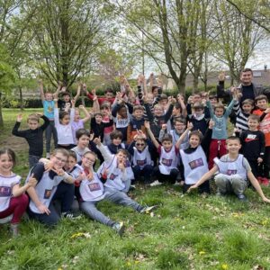 Enfants-école-course-solidaire-cent pour sang la vie - journées nationales contre la leucémie - JNCL - leucémie