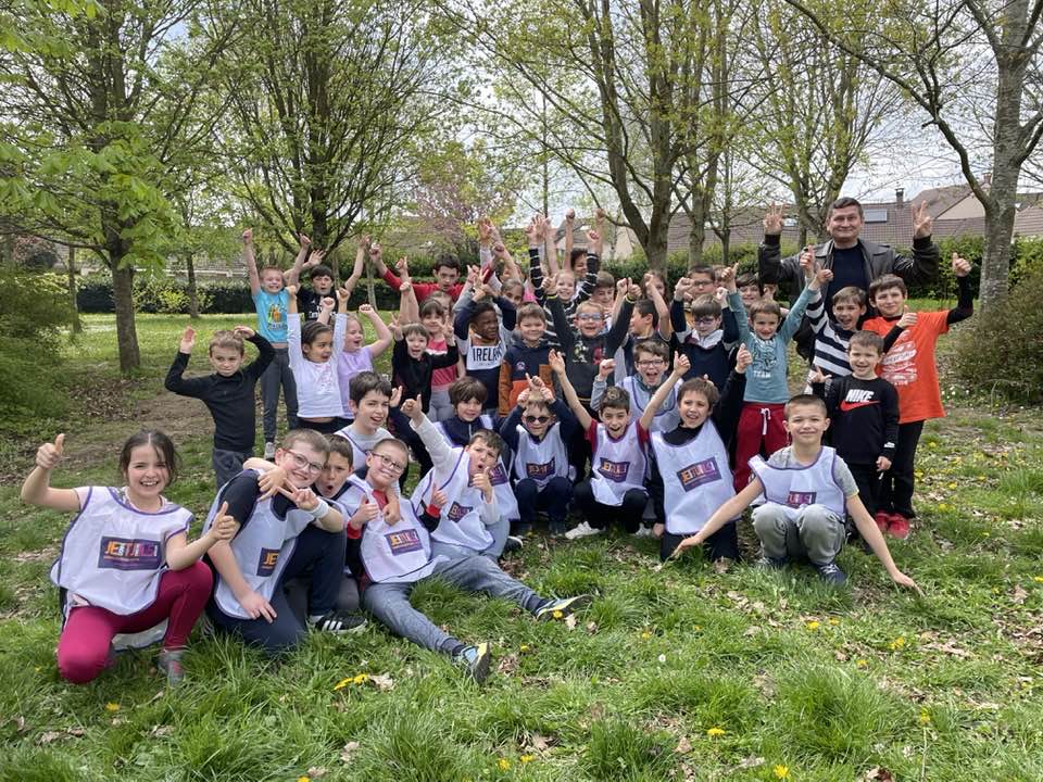 Enfants-école-course-solidaire-cent pour sang la vie - journées nationales contre la leucémie - JNCL - leucémie